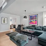 Beautiful Townhouse Super Central In - 4 Bedrooms 8 Guests Βίλα