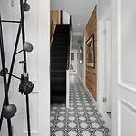 Beautiful Townhouse Super Central In - 4 Bedrooms 8 Guests Βίλα