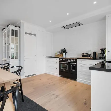 Beautiful Townhouse Super Central In - 4 Bedrooms 8 Guests Vila