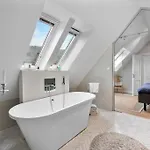 Willa Beautiful Townhouse Super Central In - 4 Bedrooms 8 Guests