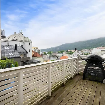 Beautiful Townhouse Super Central In - 4 Bedrooms 8 Guests * 卑爾根