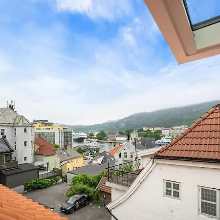 Beautiful Townhouse Super Central In - 4 Bedrooms 8 Guests 别墅 卑爾根