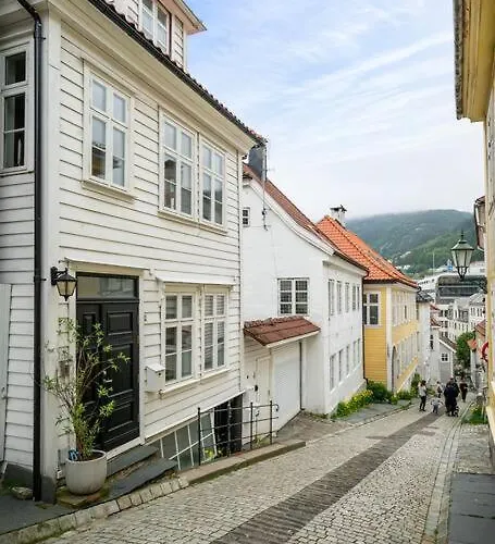 Beautiful Townhouse Super Central In - 4 Bedrooms 8 Guests Villa *