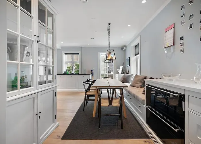 Beautiful Townhouse Super Central In - 4 Bedrooms 8 Guests וילה *