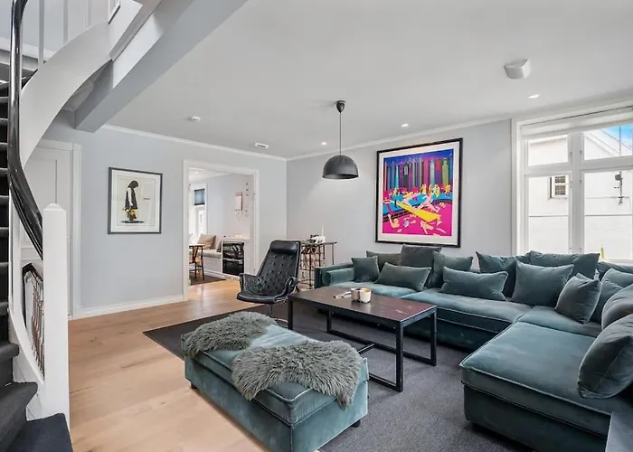 Beautiful Townhouse Super Central In - 4 Bedrooms 8 Guests וילה