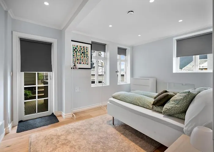 Beautiful Townhouse Super Central In - 4 Bedrooms 8 Guests ברגן